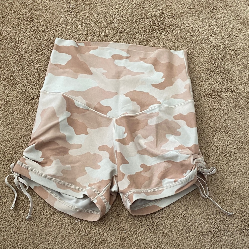 Stretch camo shorts